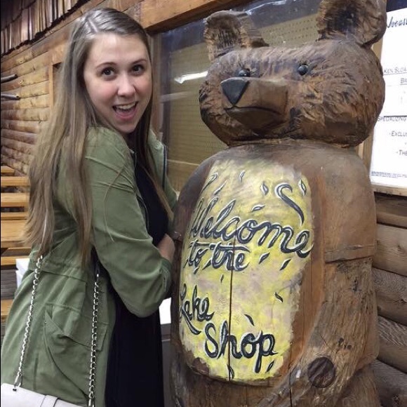 Meet your Posher, Haley - Picture 3 of 3